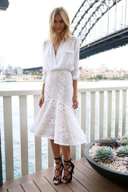Look with classic white shirt and white lace trumpet skirt