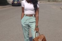 Look with pastel color high waist pants