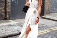 Look with wrap dress and trendy mules