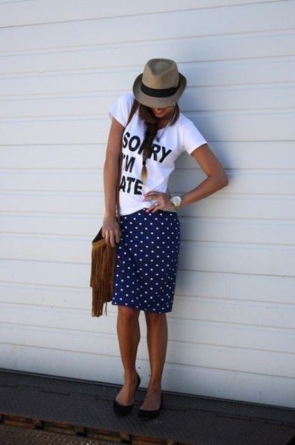 Summer look with polka dot skirt, t-shirt and hat