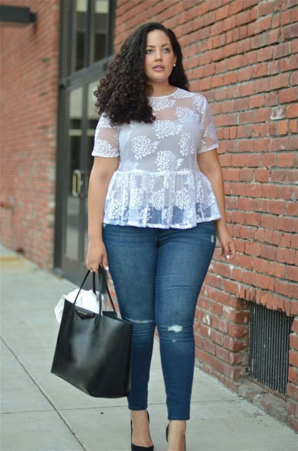White sheer blouse with tank top and skinny jeans