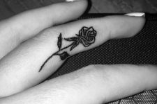 07 rose on a finger