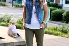 Look with olive color trousers