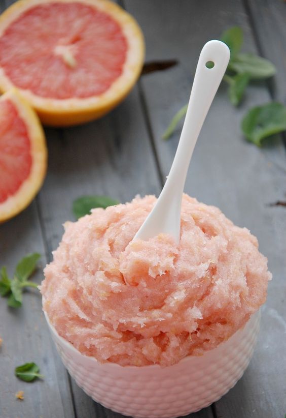 grapefruit and coconut oil are great moisturizing your body