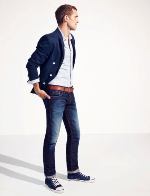 navy jeans, a white shirt and a navy jacket
