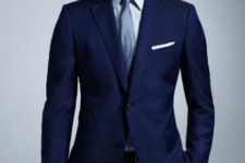 02 chic navy suit, a light blue shirt and a tie