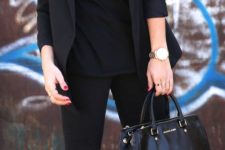 03 all-black look with a jacket and leggings