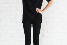 05 cropped leggings, an oversized tee and heels is suitable for work if your dress code isn’t that strict