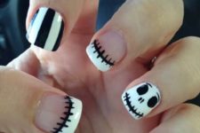 06 French nails with skeletons