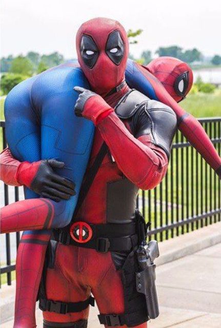 Dead Pool and Spiderman couple look