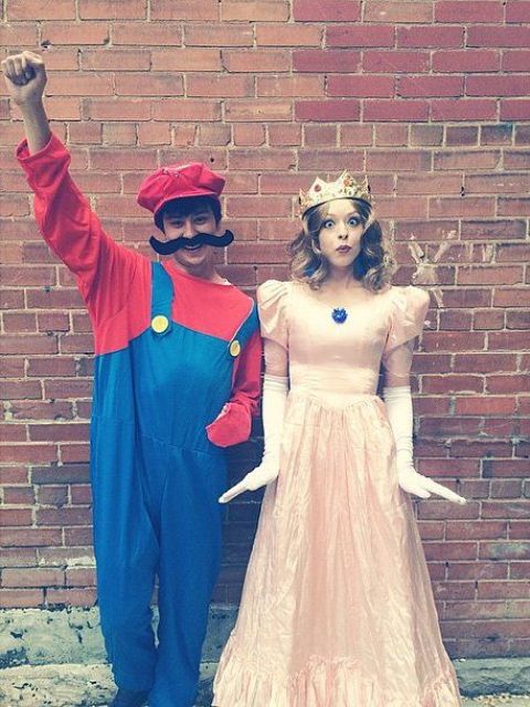 Mario and the Princess costumes for game fans