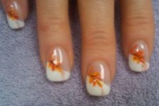 15 fall French manicure with leaves
