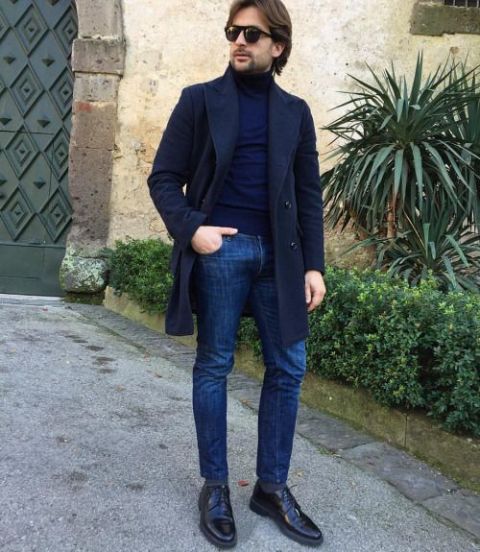 With turtleneck, classic jeans and black shoes