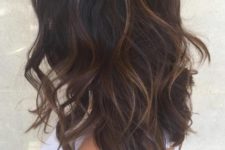 sublte highllights and layers give volume to this hair