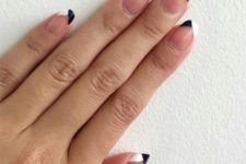 17 geometric French nail art in black and white