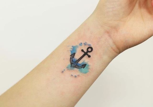 Black anchor with blue and turquoise colors