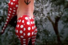 Simple anchor tattoo on the leg