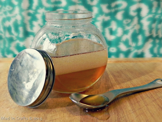 DIY coconut oil honey hair mask (via madincrafts.com)