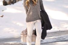 08 white jeans, a grey sweater and beanie, grey ankle boots