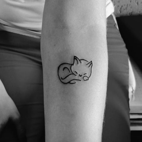22 Small Cat Tattoo Ideas For Ladies - Styleoholic