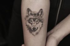 Gorgeous wolf tattoo idea