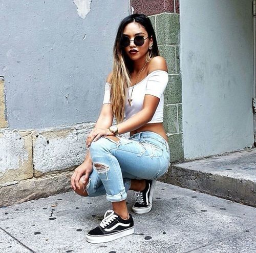 21 Cool Spring Girl Outfits With Vans Sneakers - Styleoholic