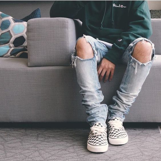vans and ripped jeans outfit