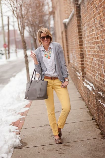 With classic shirt, gray blazer, gray bag and leopard shoes