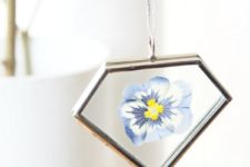 DIY pressed flower necklace