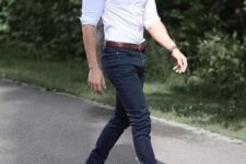 02 navy jeans, a white fitted shirt and brown leather shoes