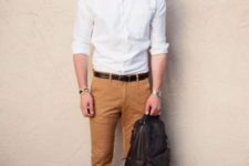 06 ocher jeans, a white shirt, brown leather shoes