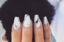 02 marble nails in black and white look very chic