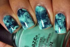 06 mint and navy marbelized nail art