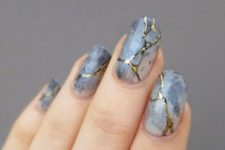 10 grey marble with gold cracks nail art