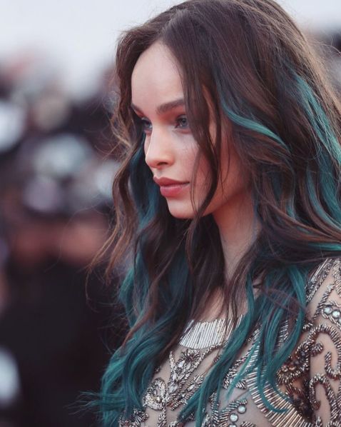 natural chestnut hair with teal locks looks cute