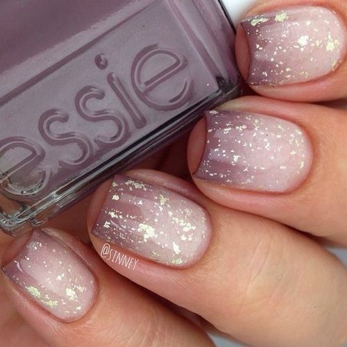 soft purple into neutral manicure with glitter