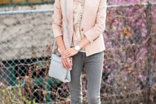With blouse, gray jeans and white shoes