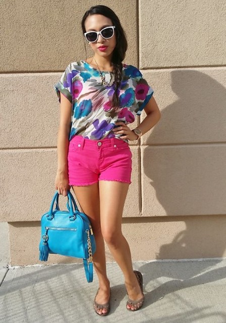 summer hot pink shorts outfit