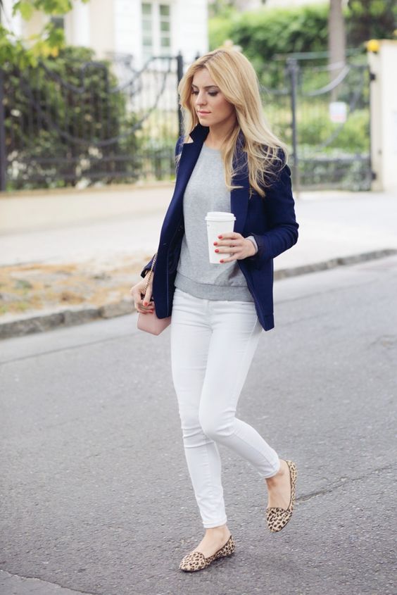 a grey top, a navy blazer, white jeans and leopard print flats for an early fall look