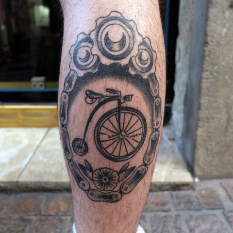 Bicycle and apparatus tattoo on the leg