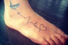 Bird and heartbeat on the foot