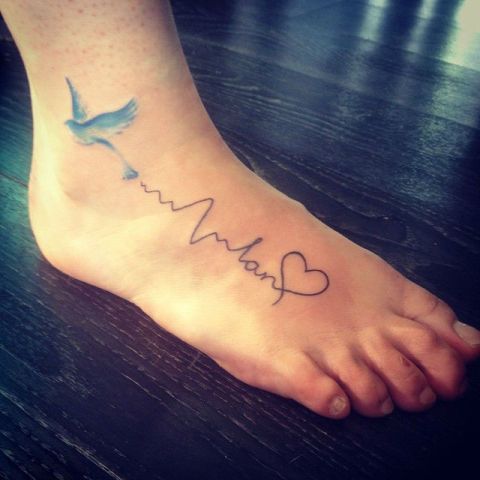 Bird and heartbeat on the foot