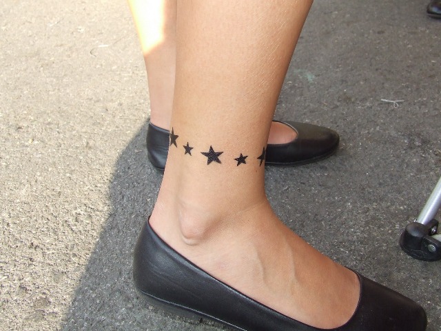 Bracelet tattoo design with stars