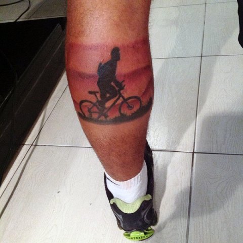 Original tattoo on the leg