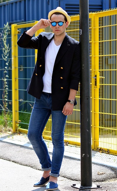 With white t-shirt, skinny jeans and black blazer