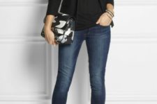 09 a chic look with navy skinnies, a black top, a black blazer and heels
