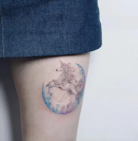 Cute tattoo on the leg