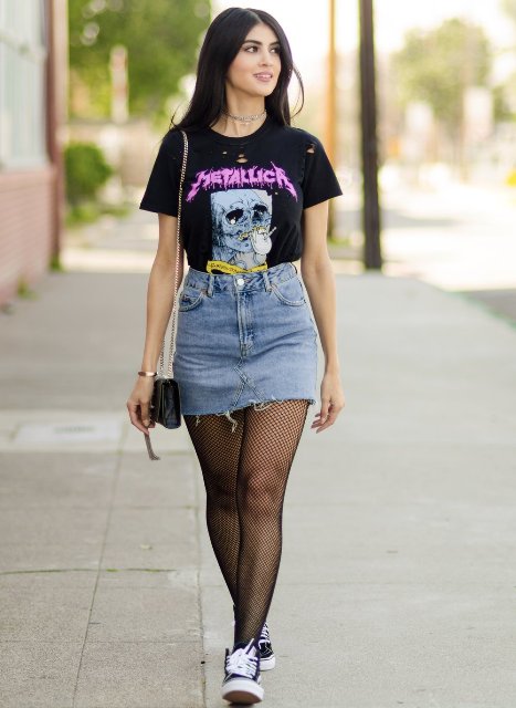 With printed t-shirt, denim high-waisted skirt and sneakers