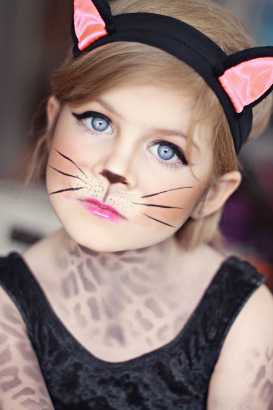 little cute kitty makeup for a pretty girl is easy to recreate