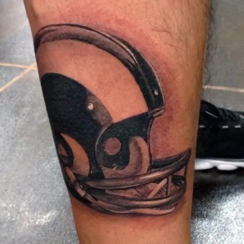Cool 3D helmet tattoo on the leg